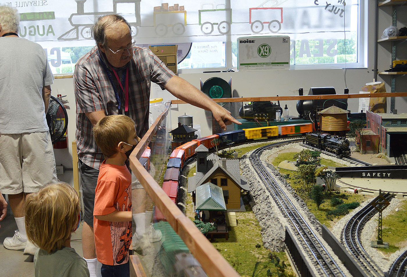 Georgetown Public Library On Track With Free Train Display For Holidays ...